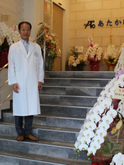 院長 医学博士 安宅 伸介の写真