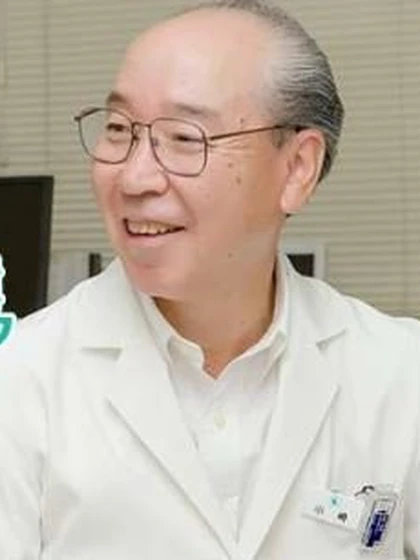 院長 小﨑 俊男の写真