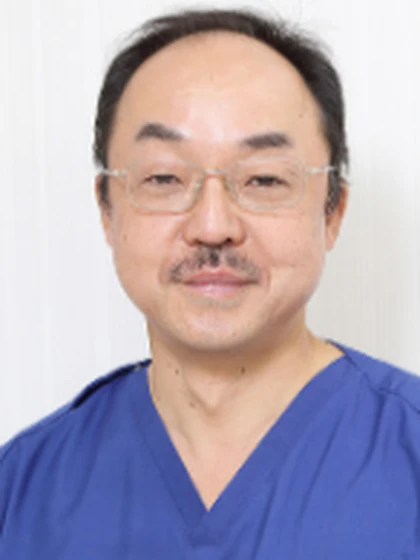 院長 出縄 博の写真