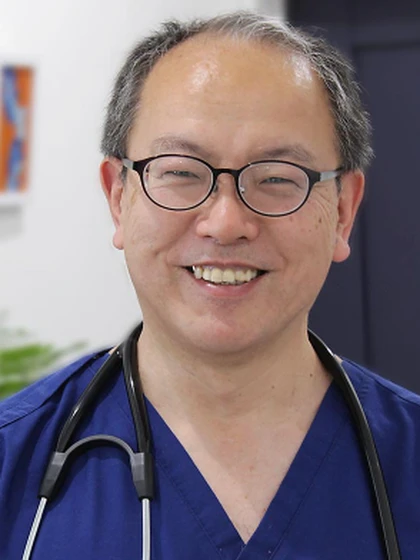 院長 医学博士 岩﨑 仁彦の写真