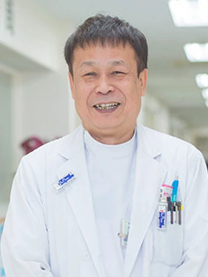院長 医学博士 巽 秀典の写真