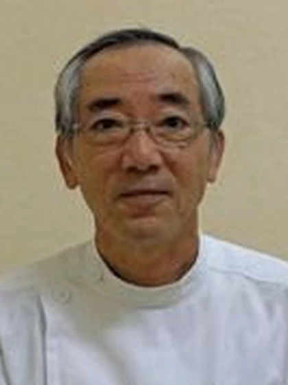 院長 隣 雅晴の写真