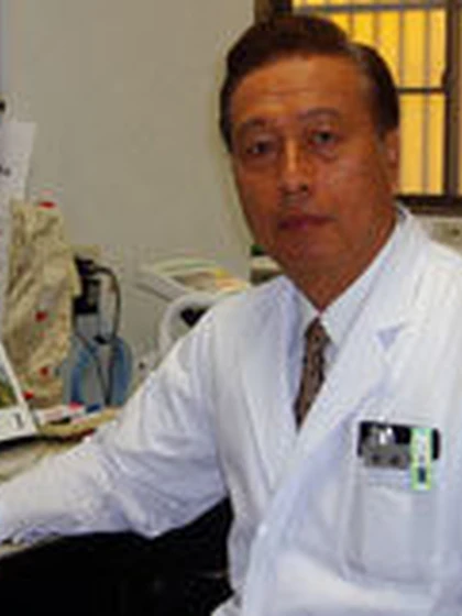 院長 医学博士 野崎 寛爾の写真
