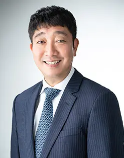 山藤 賢の写真