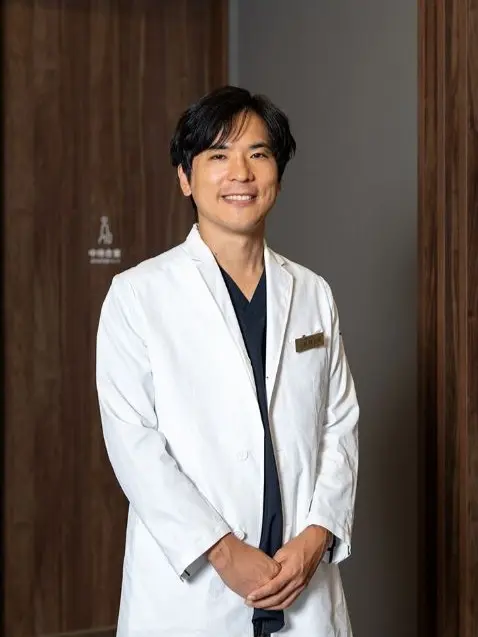 石原 健太郎の写真