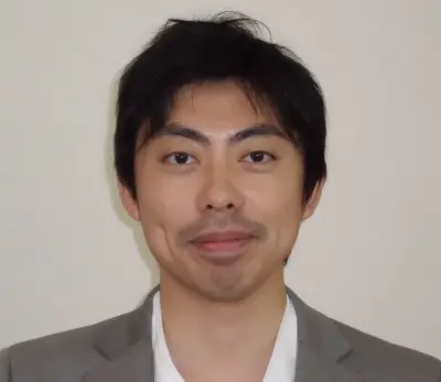 山賀 亮之介の写真