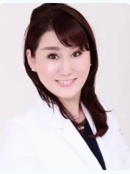 足立 舞子の写真